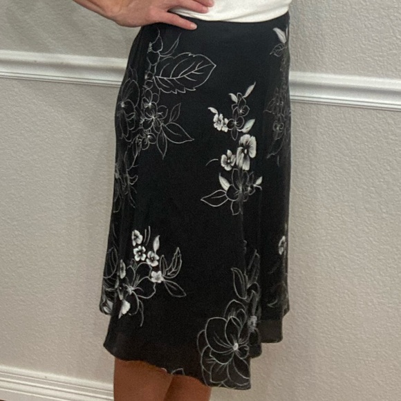 Ann Taylor Loft linen skirt - Picture 5 of 5